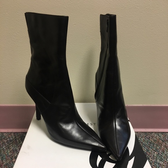 Nine West black boots without box. - Picture 4 of 5